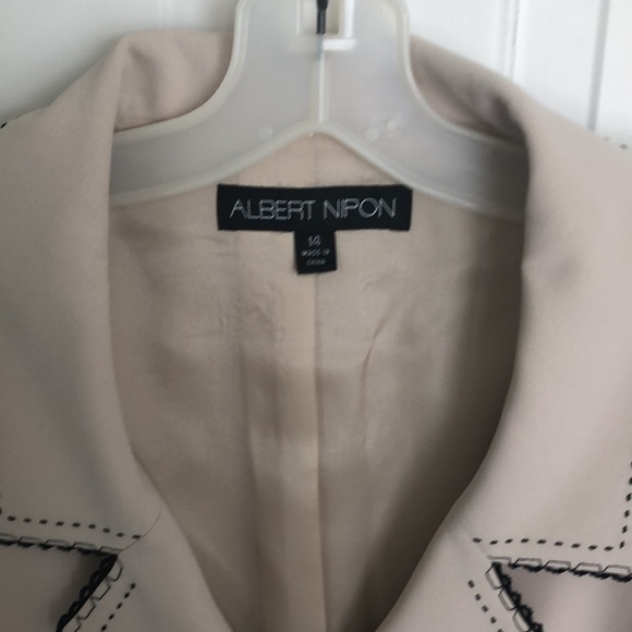 Taupe jacket with black decorative buttons - Picture 2 of 2